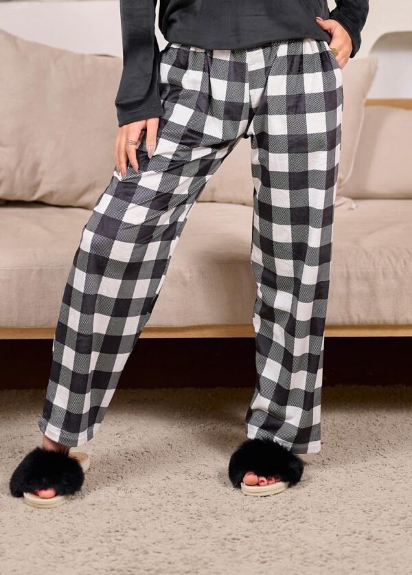 بنطلونات كارو