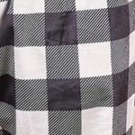 اسود في ابيض