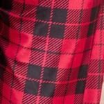 احمر في اسود