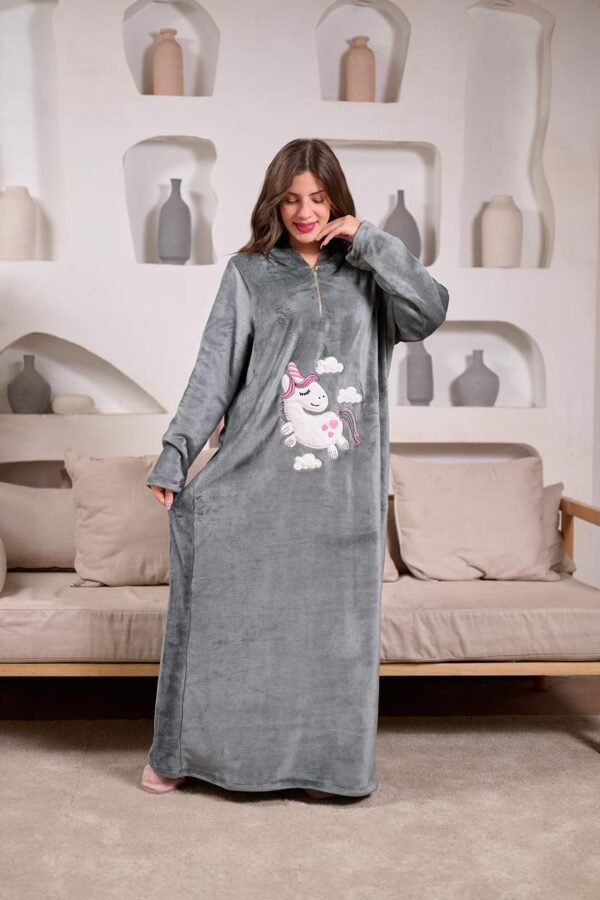 جلابيه شتوى مطرزه