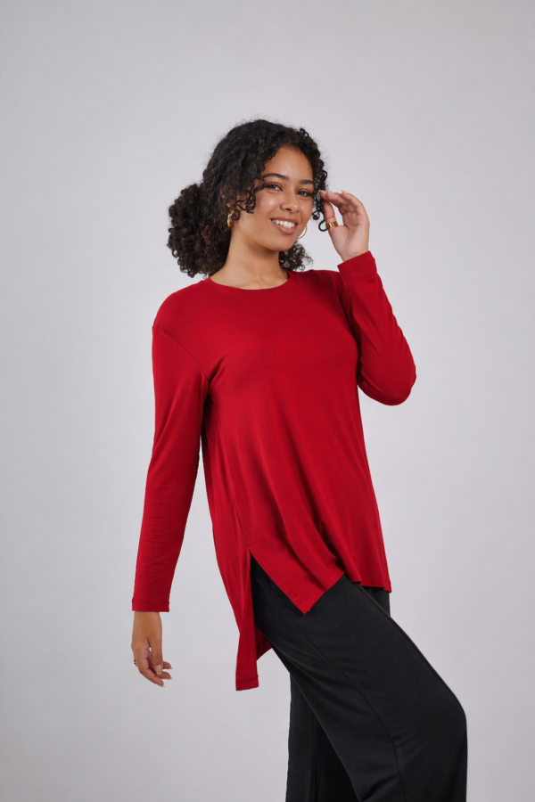 It's spreading two holes of the grass.